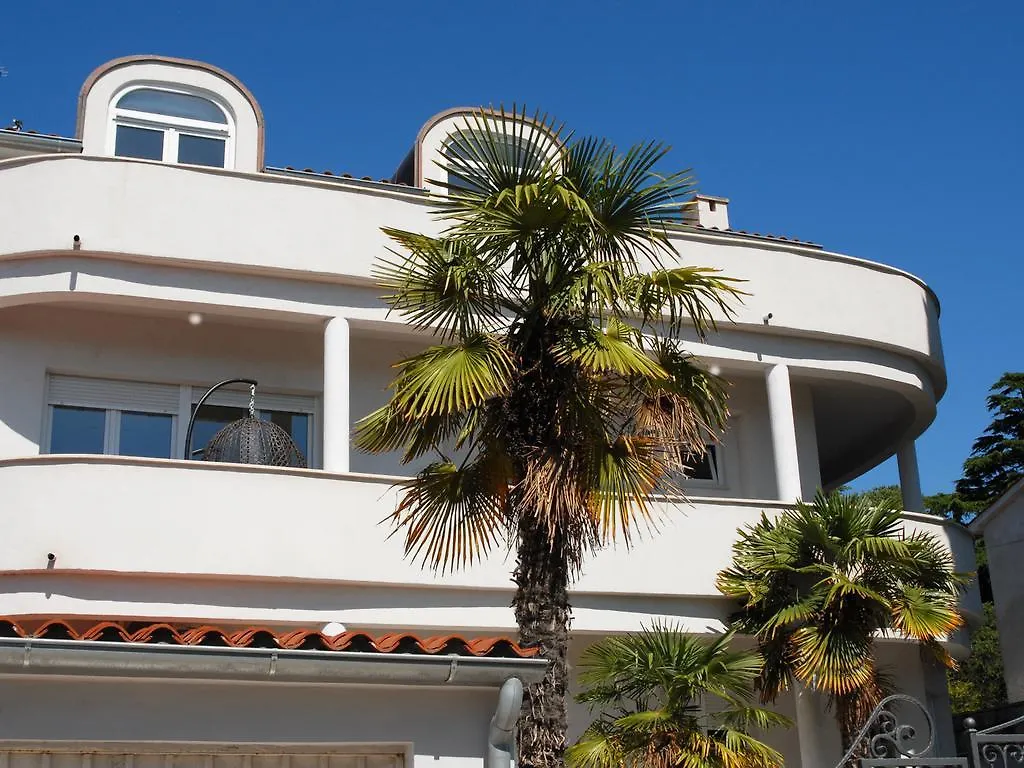 Apartment Klara II Pula 0*,  Croatia